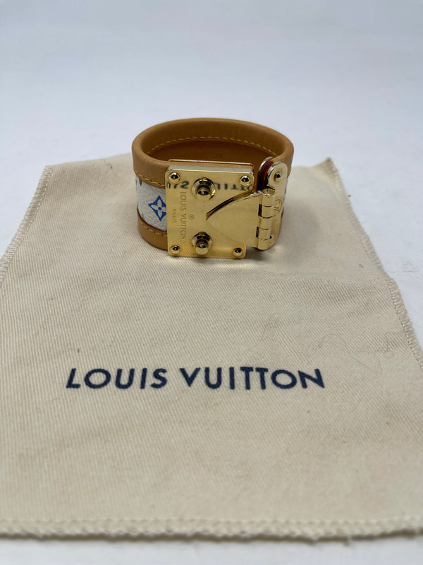 Monogram leather bracelet Louis Vuitton Beige in Leather - 29667369