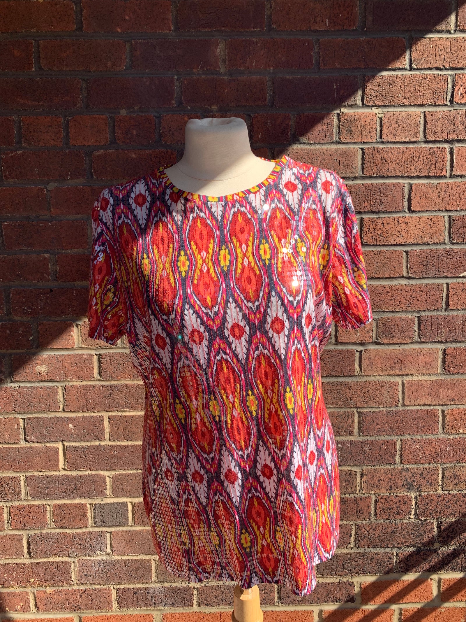 Tory Burch sequin pattern t-shirt-New Neu Glamour | Preloved Designer Jewelry, Shoes &amp; Handbags.
