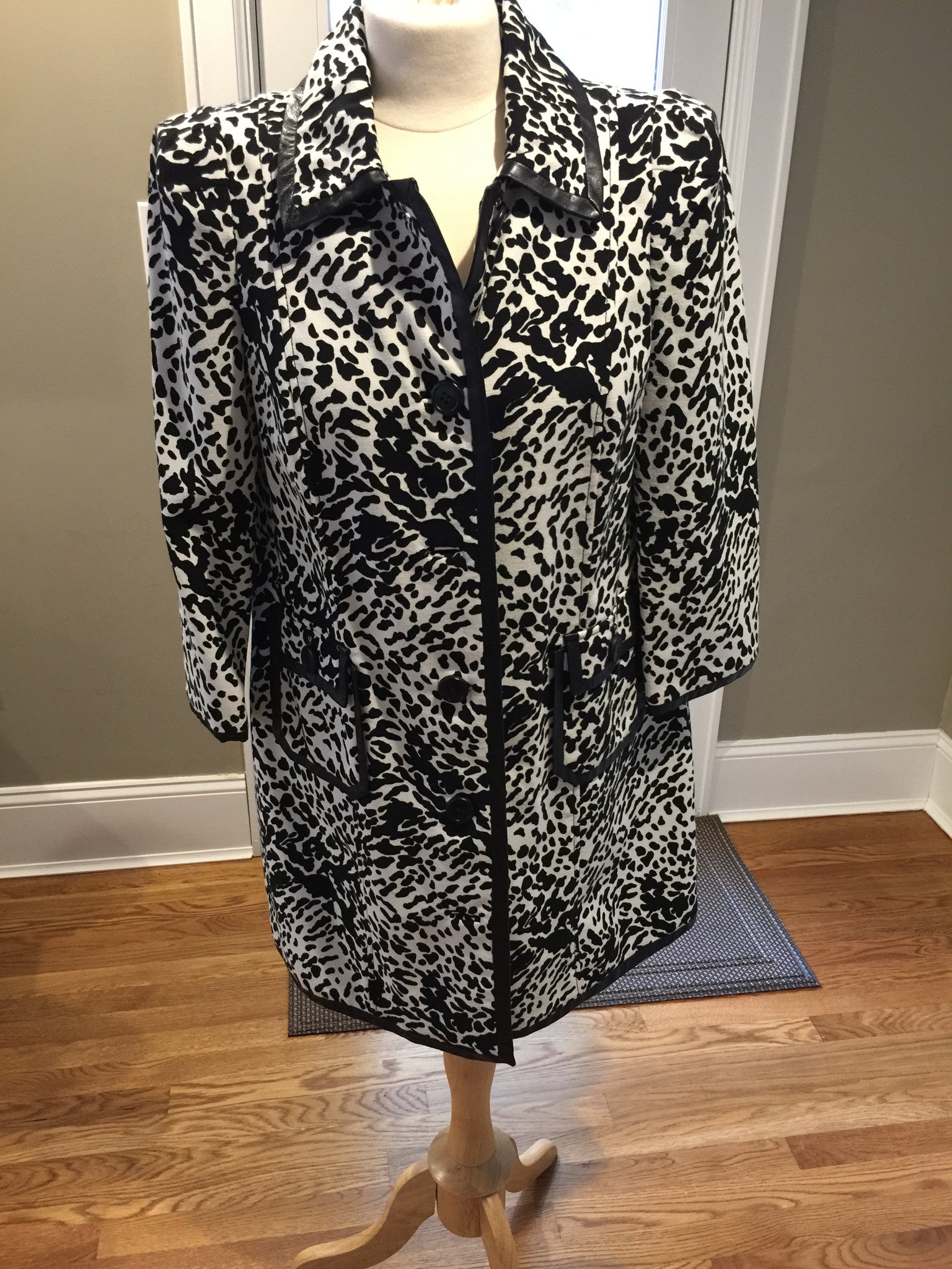 Very Chic Tibi Coat-New Neu Glamour | Preloved Designer Jewelry, Shoes &amp; Handbags.