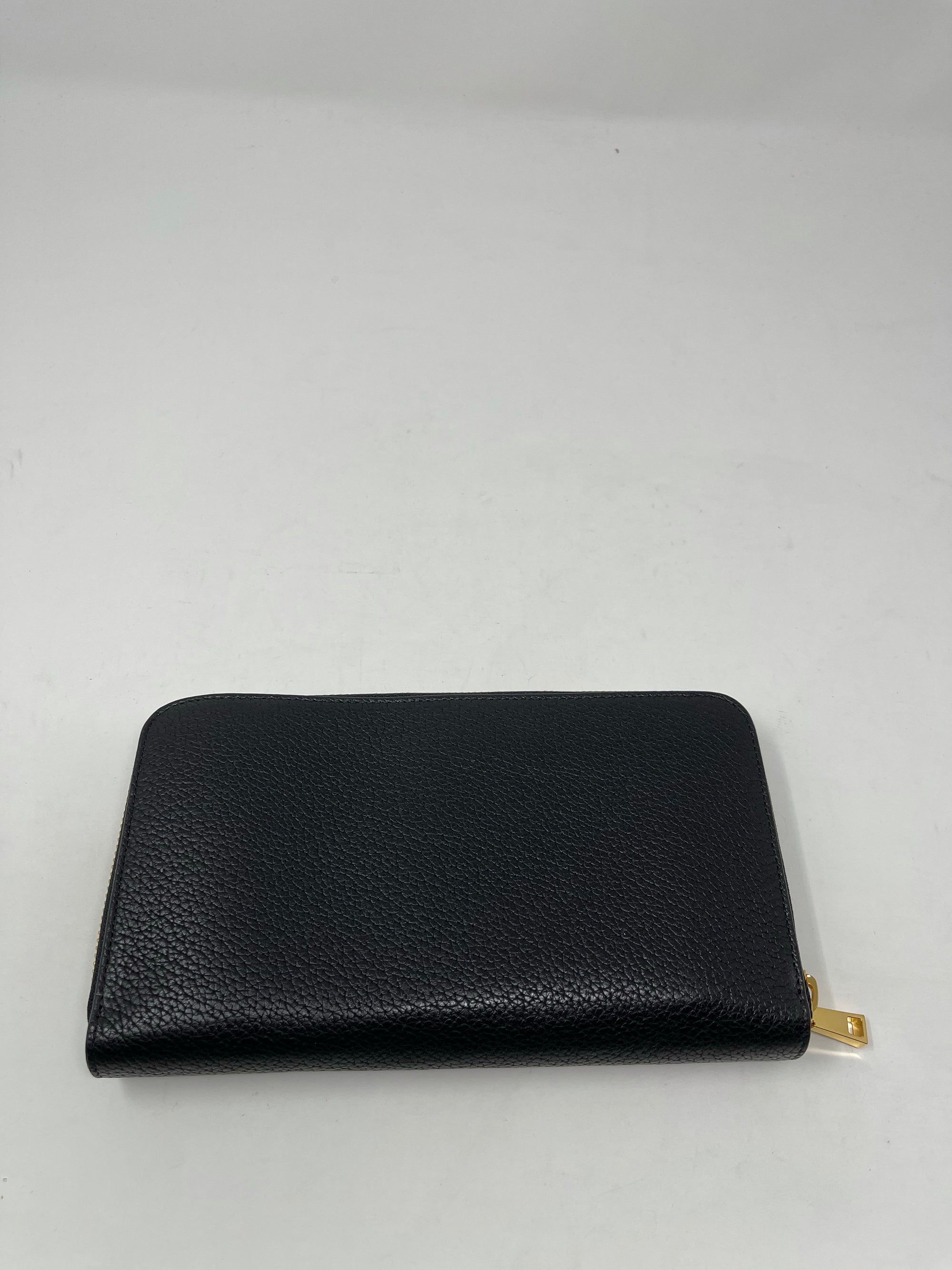 Versace Wallet!-New Neu Glamour | Preloved Designer Jewelry, Shoes &amp; Handbags.