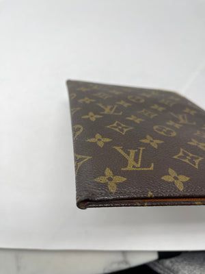 Louis Vuitton Stationary Folder!