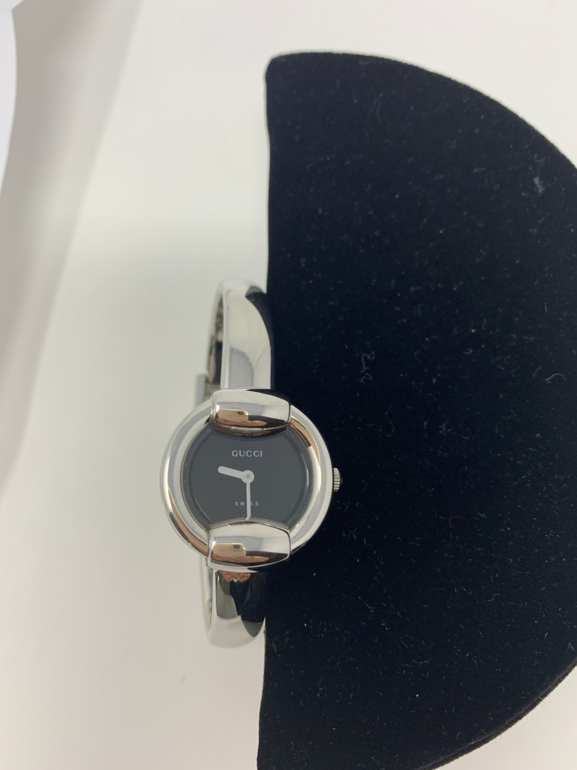 Gucci Watch!-New Neu Glamour | Preloved Designer Jewelry, Shoes &amp; Handbags.