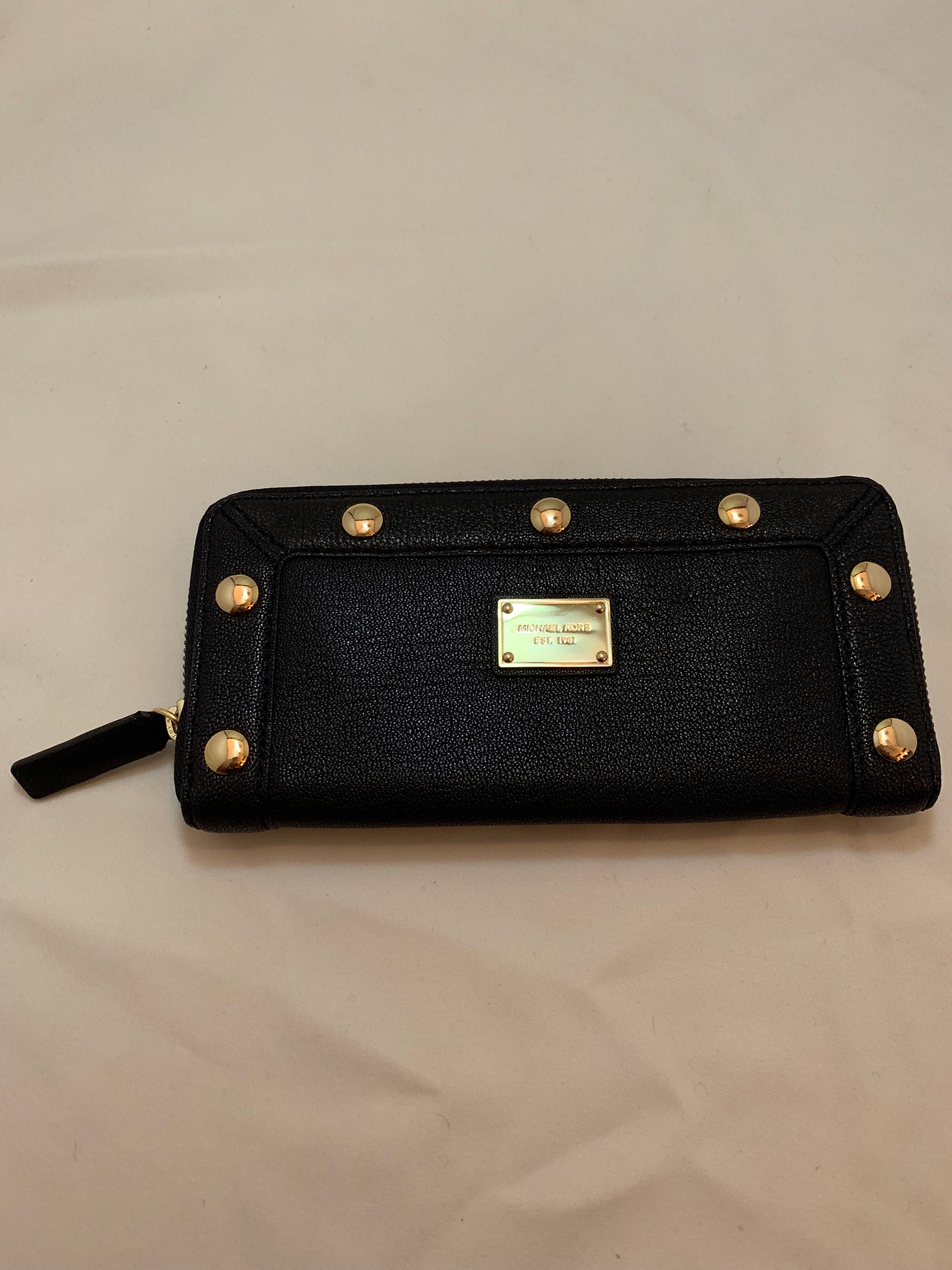 Michael Kors Wallet! Like New!-New Neu Glamour | Preloved Designer Jewelry, Shoes &amp; Handbags.