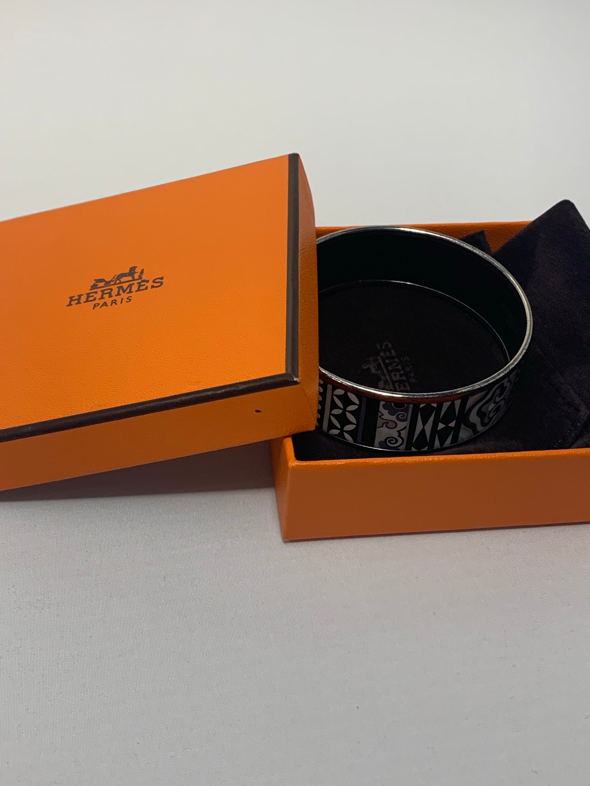 Hermès Le Bijou Email Imprime Bangle!-New Neu Glamour | Preloved Designer Jewelry, Shoes &amp; Handbags.