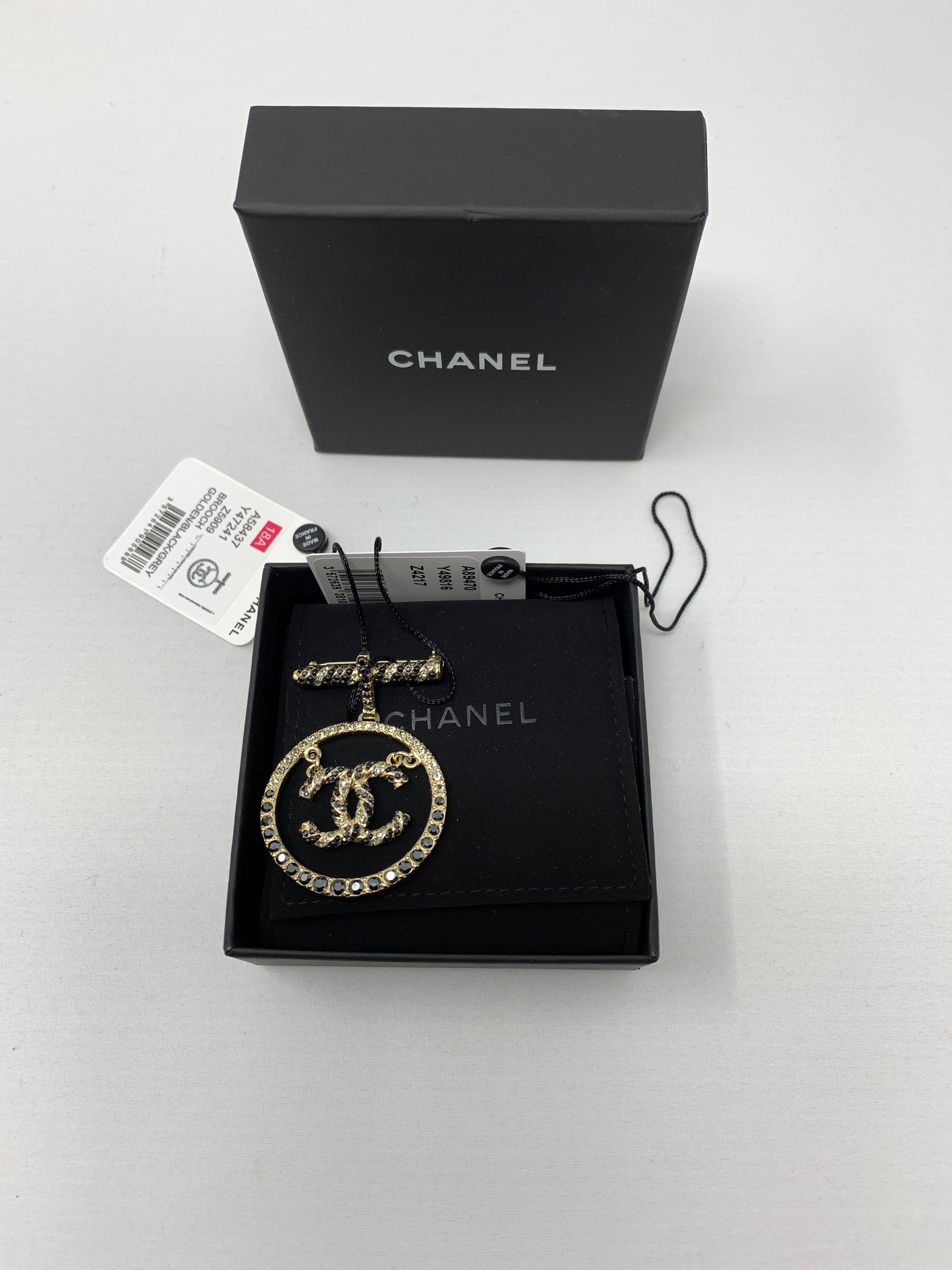 Chanel Strass Anchor Marine CC Brooch!-New Neu Glamour | Preloved Designer Jewelry, Shoes &amp; Handbags.