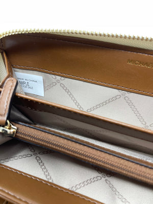 Michael Kors Wallet/Wristlet!-New Neu Glamour | Preloved Designer Jewelry, Shoes &amp; Handbags.