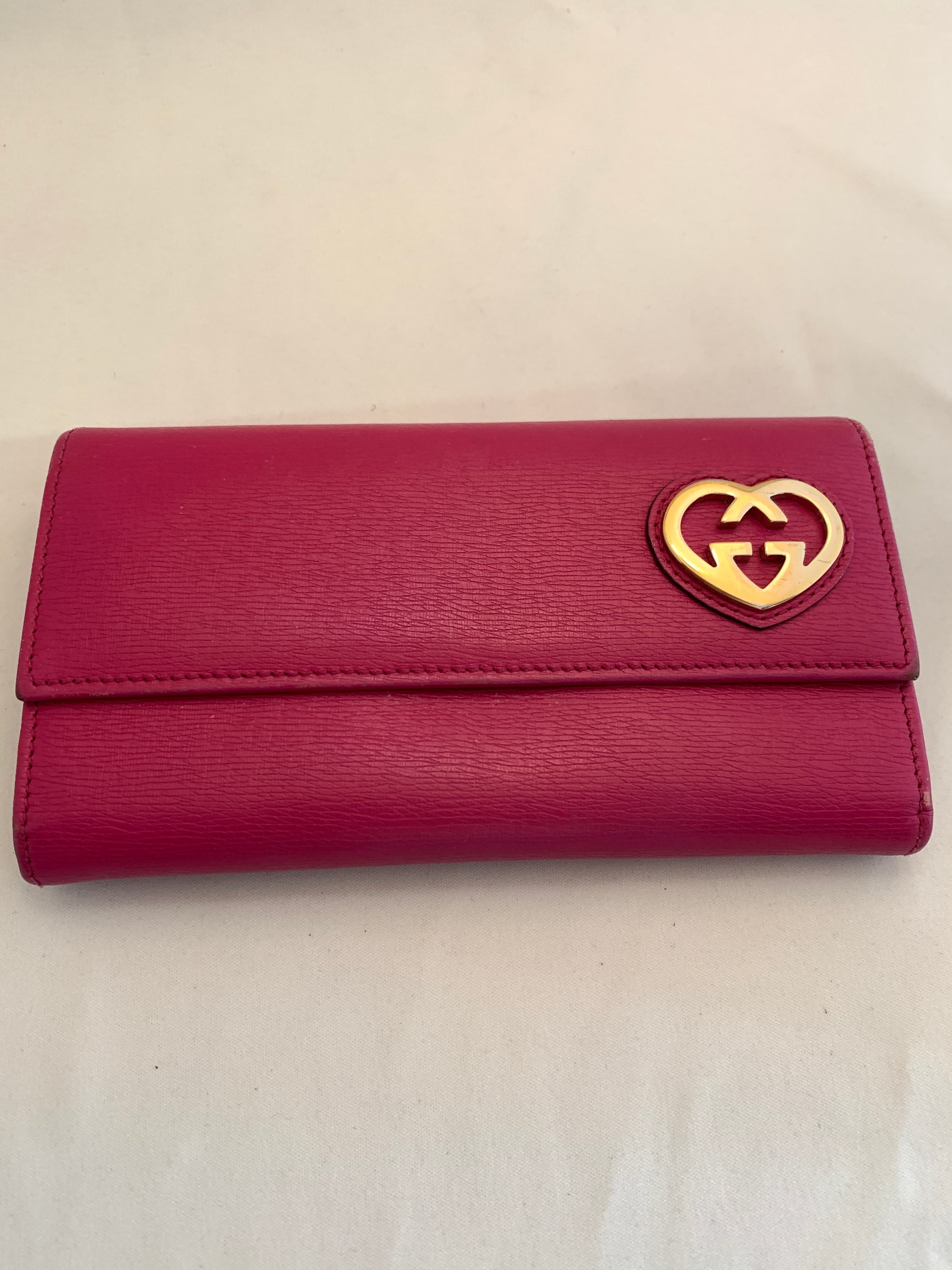 Gucci Hearts Wallet!-New Neu Glamour | Preloved Designer Jewelry, Shoes &amp; Handbags.