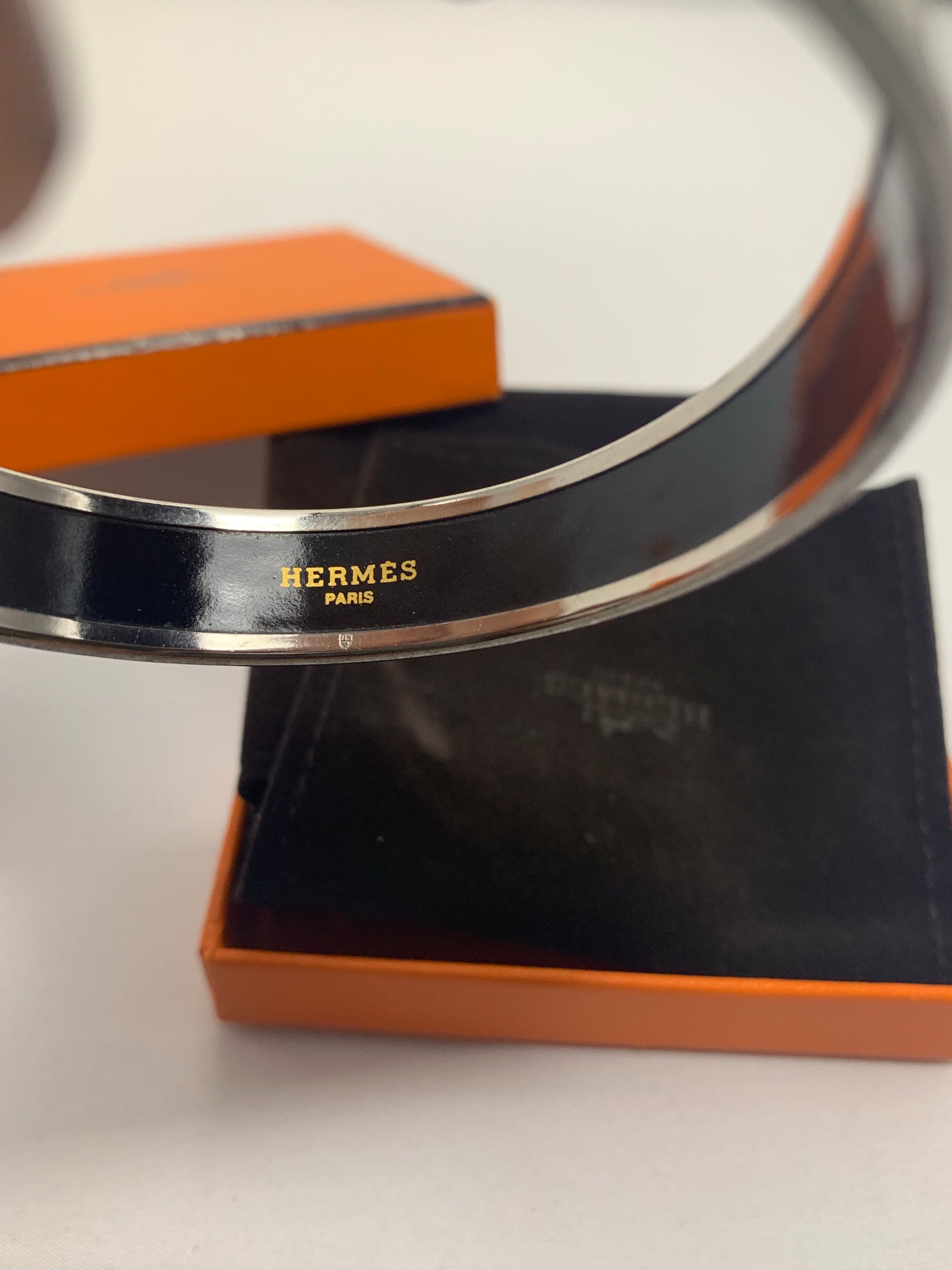 Hermès Caleche Enamel Bracelet PM!-New Neu Glamour | Preloved Designer Jewelry, Shoes &amp; Handbags.