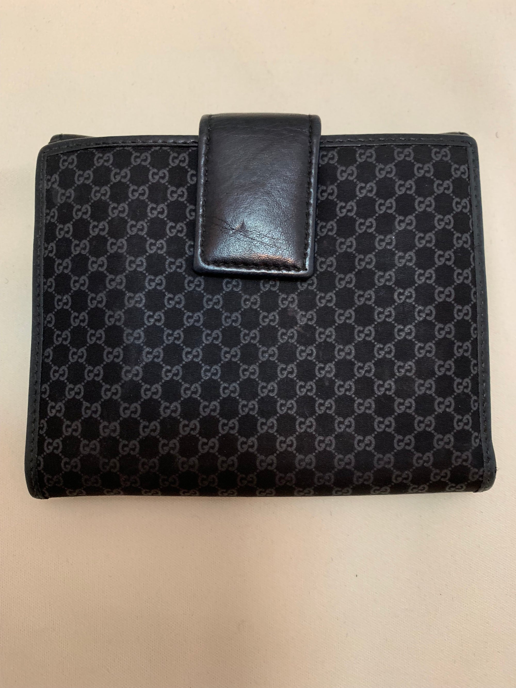 Gucci Wallet!-New Neu Glamour | Preloved Designer Jewelry, Shoes &amp; Handbags.