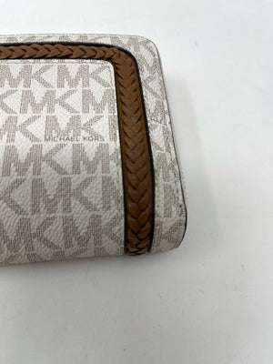 Michael Kors Wallet/Wristlet!-New Neu Glamour | Preloved Designer Jewelry, Shoes &amp; Handbags.