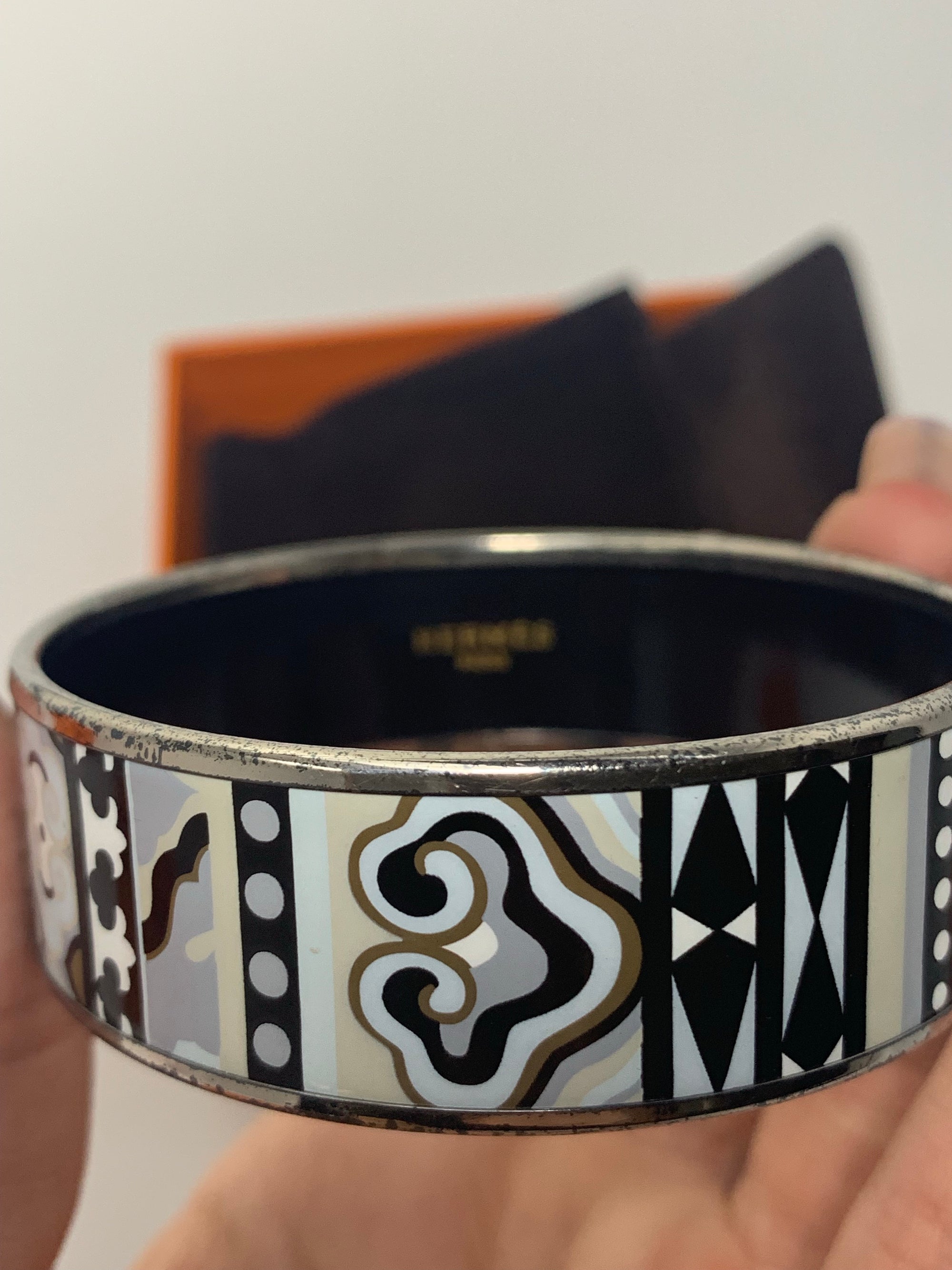 Hermès Le Bijou Email Imprime Bangle!-New Neu Glamour | Preloved Designer Jewelry, Shoes &amp; Handbags.