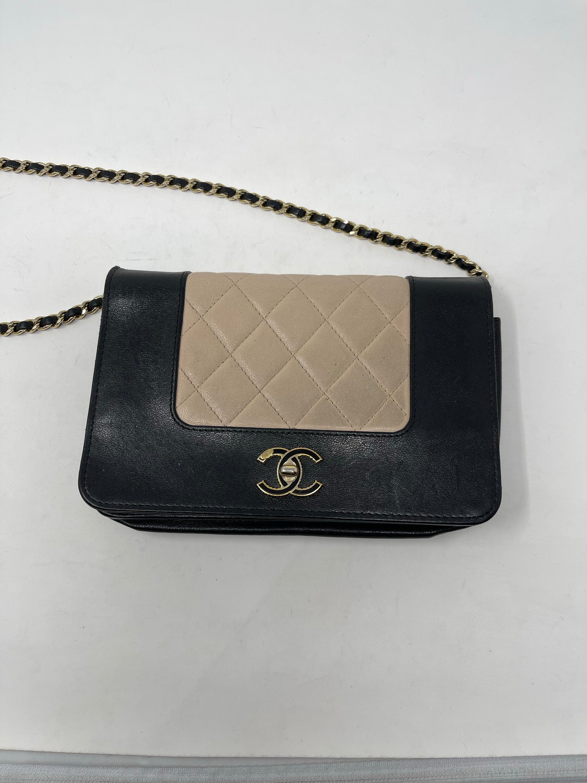 Chanel Wallet On A Chain Black/Beige Crossbody Bag!