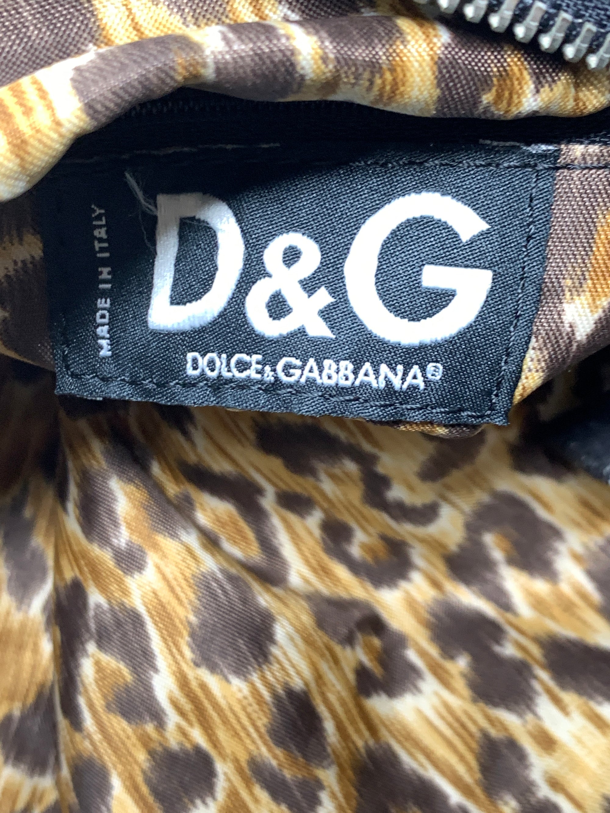 Dolce and Gabbana Denim Crossbody!-New Neu Glamour | Preloved Designer Jewelry, Shoes &amp; Handbags.