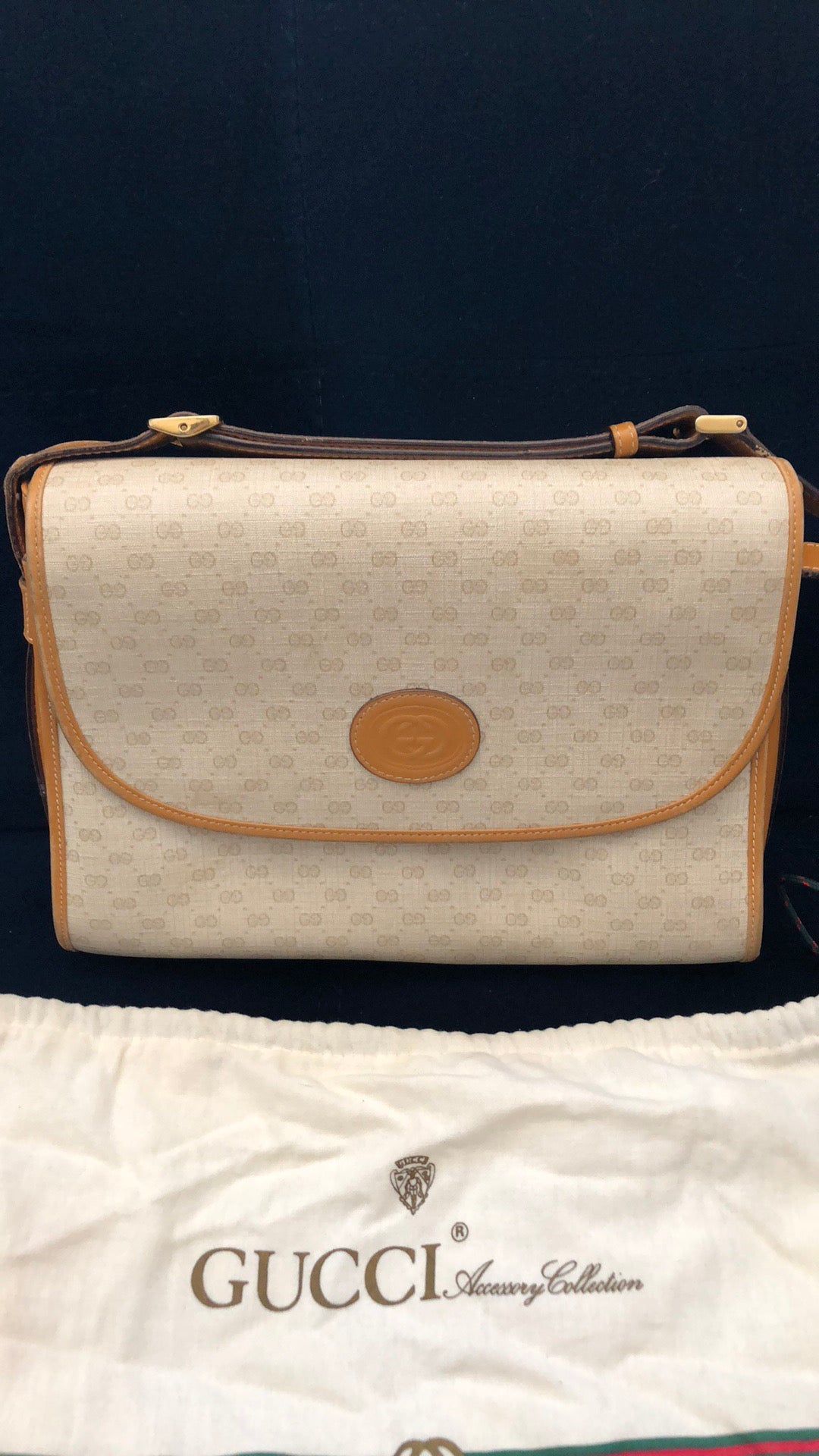 Gucci Crossbody Bag!-New Neu Glamour | Preloved Designer Jewelry, Shoes &amp; Handbags.