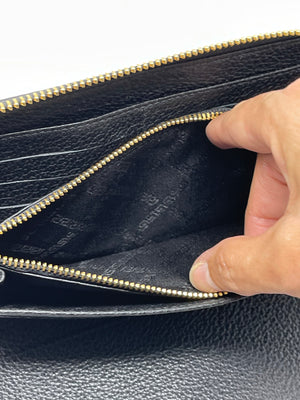 Versace Wallet!-New Neu Glamour | Preloved Designer Jewelry, Shoes &amp; Handbags.
