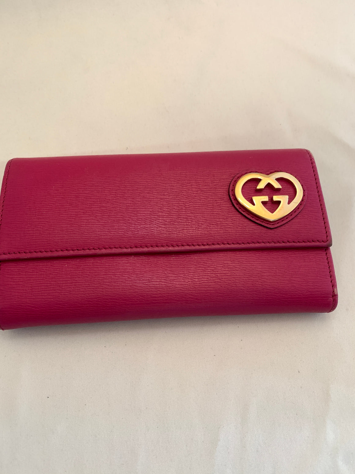 Gucci Hearts Wallet!-New Neu Glamour | Preloved Designer Jewelry, Shoes &amp; Handbags.